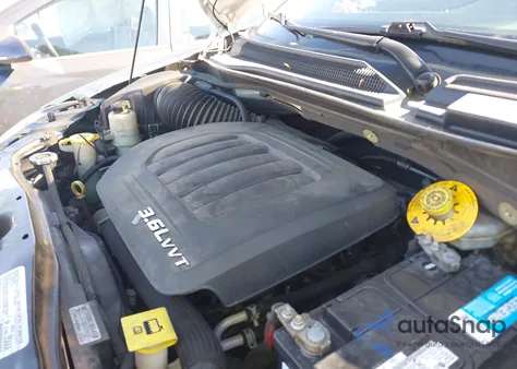 2014 Chrysler Town & Country Touring z USA, uszkodzony, nr VIN 2C4RC1BG8ER437014